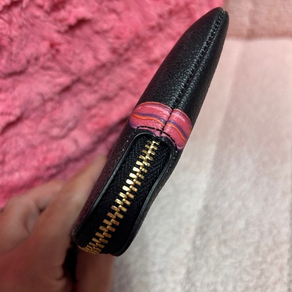 NEW Coach Corner Zip Wristlet  Black/LM Multi LIPS PRINT - Picture 3 of 12